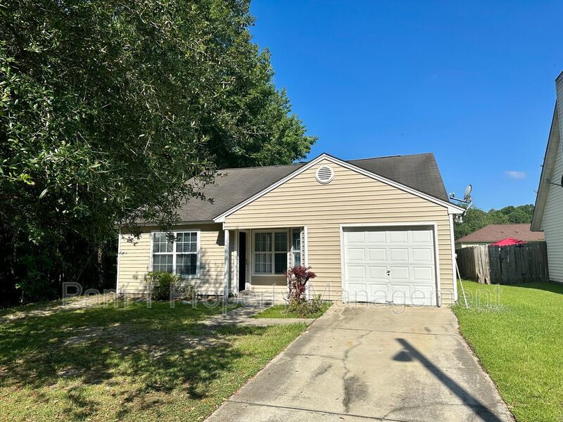 201 Ridgecrest St. Pooler, GA 313228261 Savannah Property Management