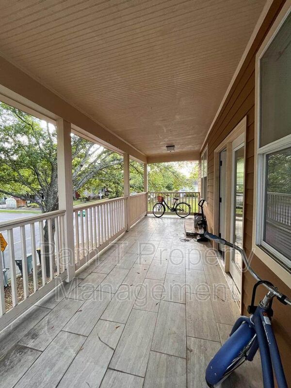 4-Bedroom Apartment on E 37th | Two Baths & Washer/Dryer property image