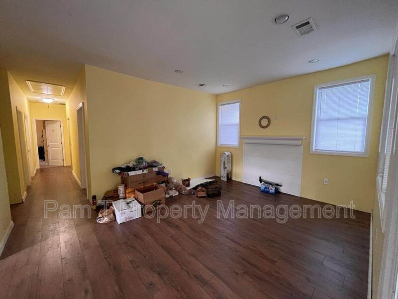 4-Bedroom Apartment on E 37th | Two Baths & Washer/Dryer property image