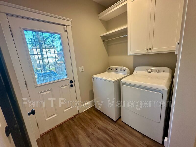 Beautiful 2 bedroom in Victorian District property image