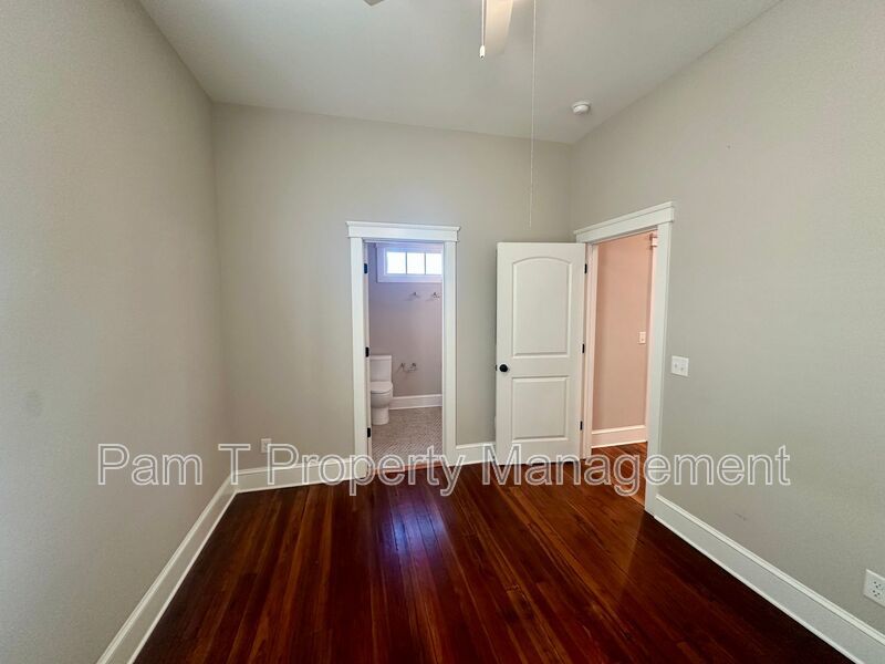 Beautiful 2 bedroom in Victorian District property image