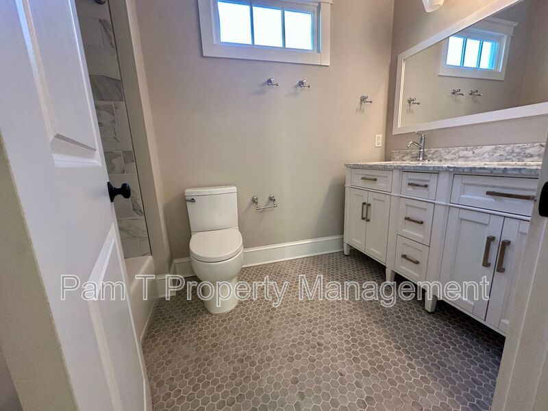Beautiful 2 bedroom in Victorian District property image