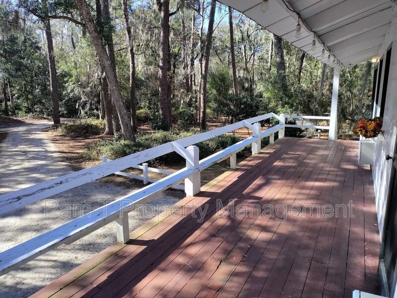 Cozy 1 bedroom/1 bath off of Ferguson property image