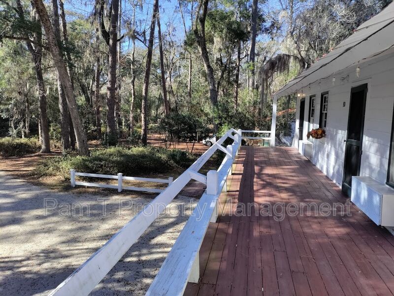 Cozy 1 bedroom/1 bath off of Ferguson property image