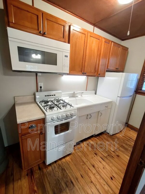 Cozy 1 bedroom/1 bath off of Ferguson property image