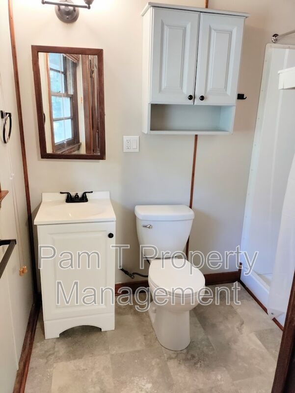 Cozy 1 bedroom/1 bath off of Ferguson property image