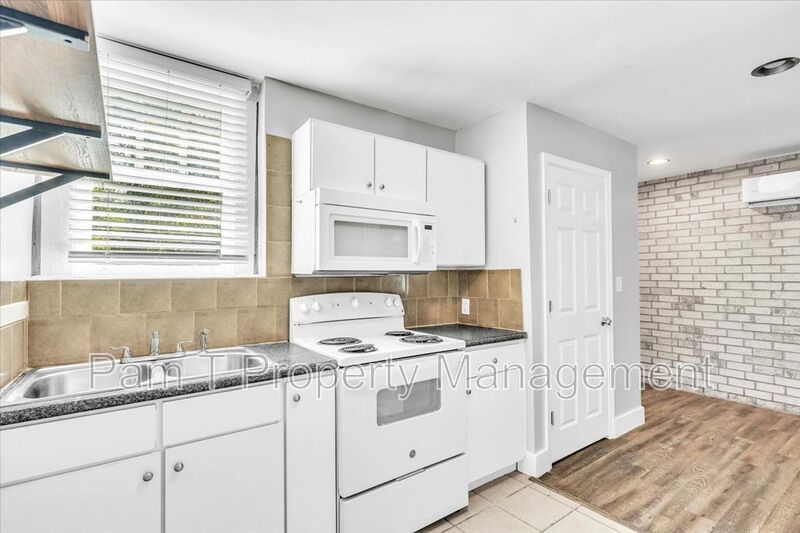 Quaint 2 bedroom apartment in the heart of Mid-town! property image