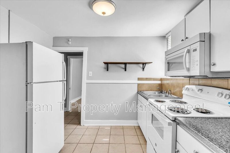 Quaint 2 bedroom apartment in the heart of Mid-town! property image