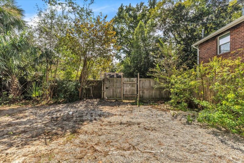 Quaint 2 bedroom apartment in the heart of Mid-town! property image