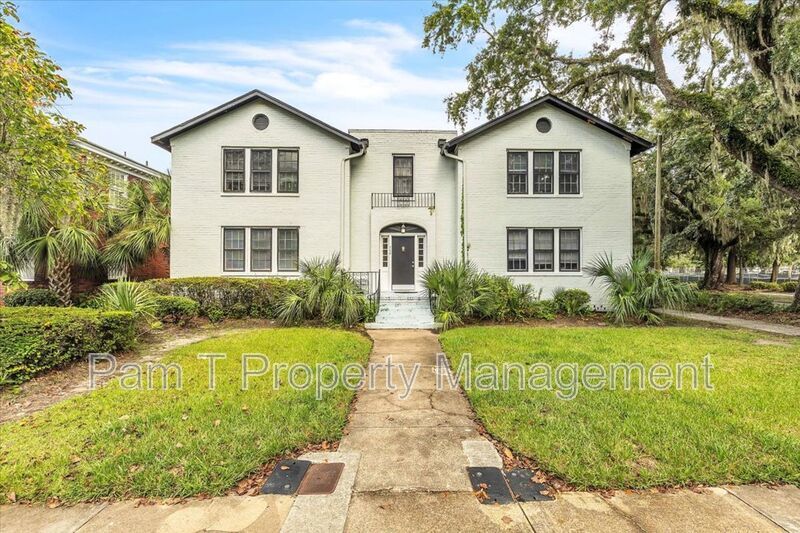 Large 1 bedroom across from Daffin Park property image