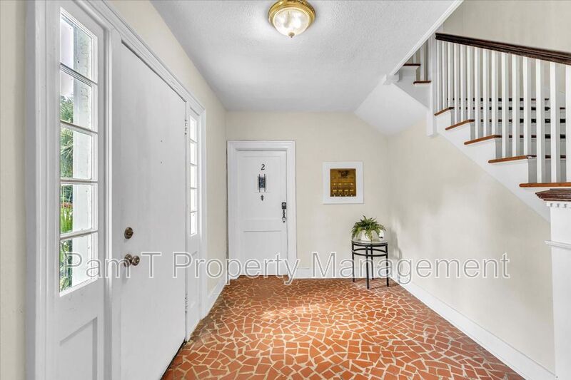 Large 1 bedroom across from Daffin Park property image