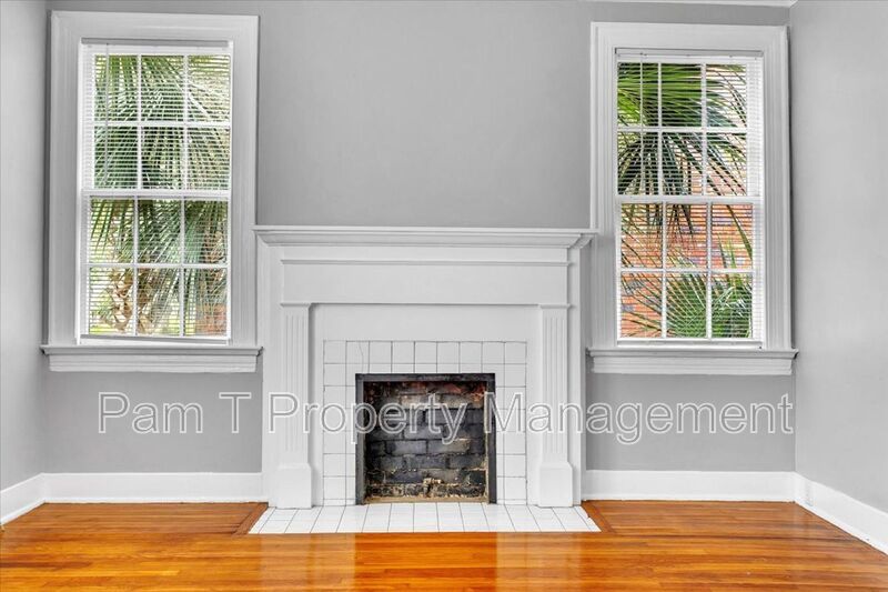 Large 1 bedroom across from Daffin Park property image