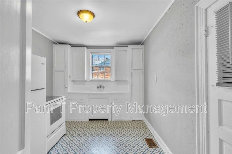 Large 1 bedroom across from Daffin Park property image