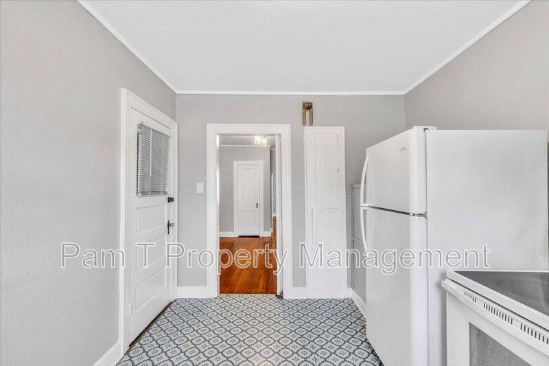 Large 1 bedroom across from Daffin Park property image