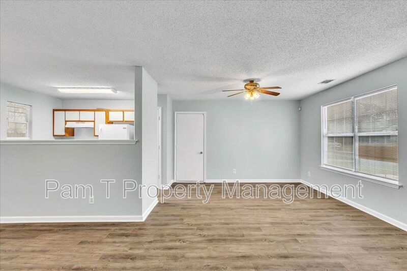 3 bedroom home off Quacco property image