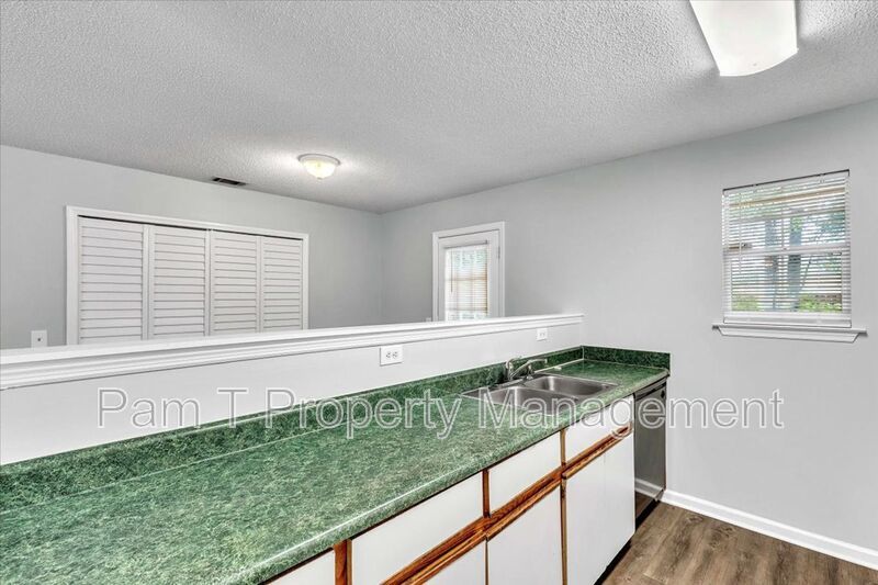 3 bedroom home off Quacco property image