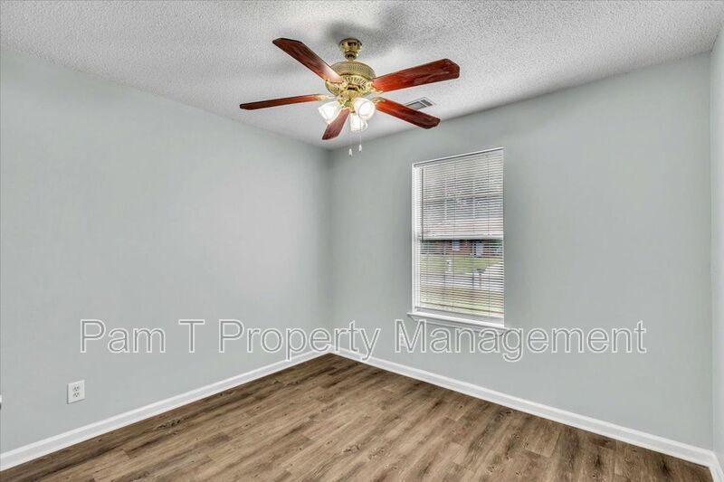 3 bedroom home off Quacco property image