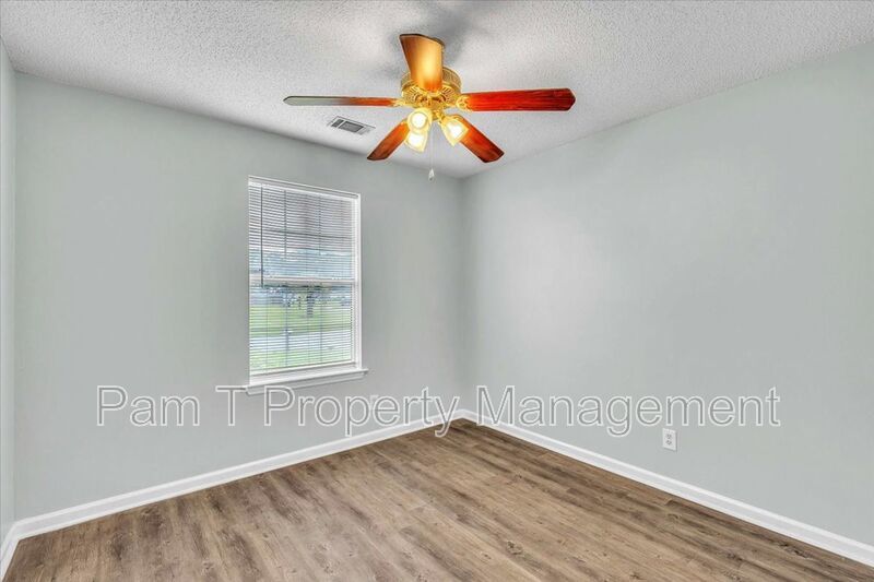 3 bedroom home off Quacco property image