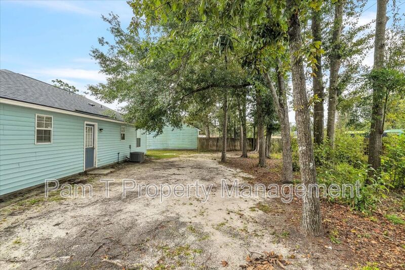 3 bedroom home off Quacco property image