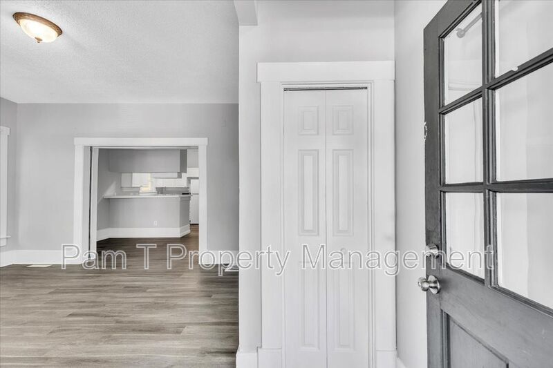 3 bedroom 2 bath Downtown Savannah apartment property image