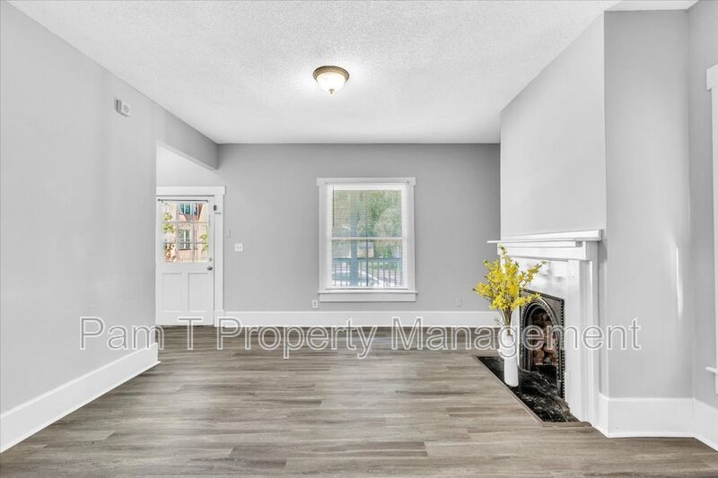 3 bedroom 2 bath Downtown Savannah apartment property image
