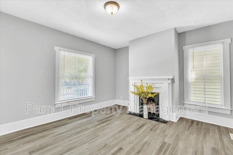 3 bedroom 2 bath Downtown Savannah apartment property image