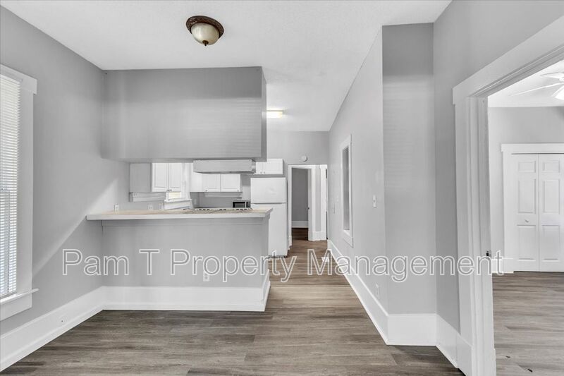 3 bedroom 2 bath Downtown Savannah apartment property image