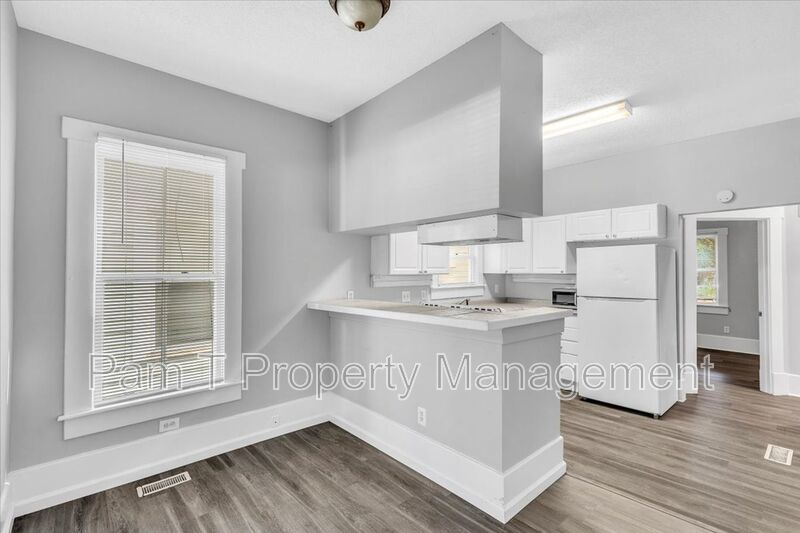 3 bedroom 2 bath Downtown Savannah apartment property image