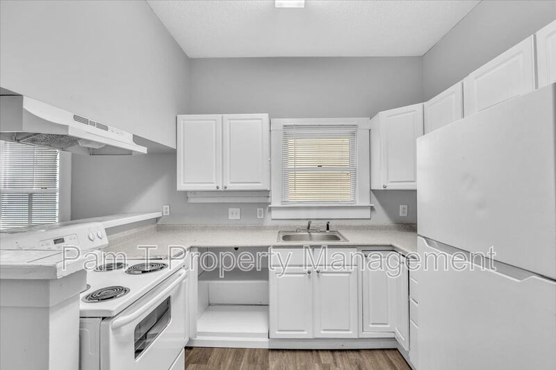 3 bedroom 2 bath Downtown Savannah apartment property image