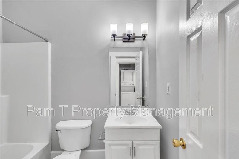 3 bedroom 2 bath Downtown Savannah apartment property image