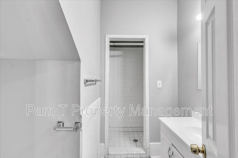 3 bedroom 2 bath Downtown Savannah apartment property image