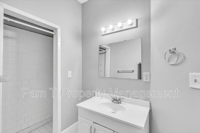 3 bedroom 2 bath Downtown Savannah apartment property image