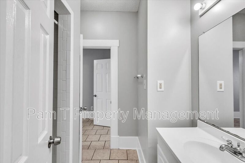 3 bedroom 2 bath Downtown Savannah apartment property image