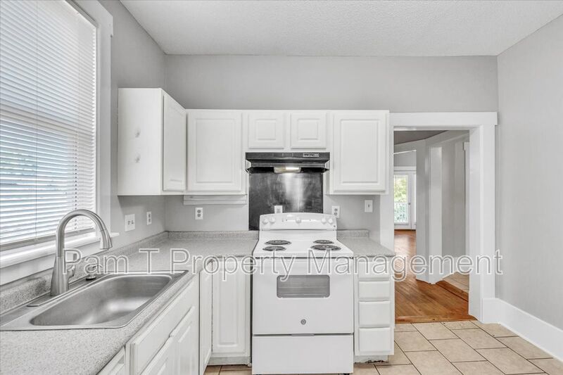 3 bedroom 2 bath Downtown Savannah apartment property image