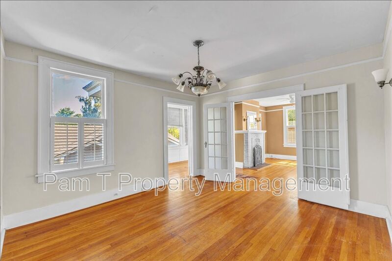 Upstairs Large 3 bedroom apartment in Ardsley Park property image