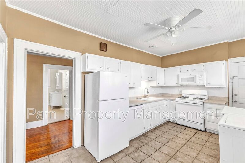 Upstairs Large 3 bedroom apartment in Ardsley Park property image