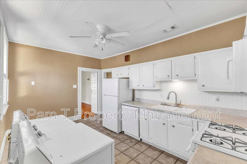 Upstairs Large 3 bedroom apartment in Ardsley Park property image