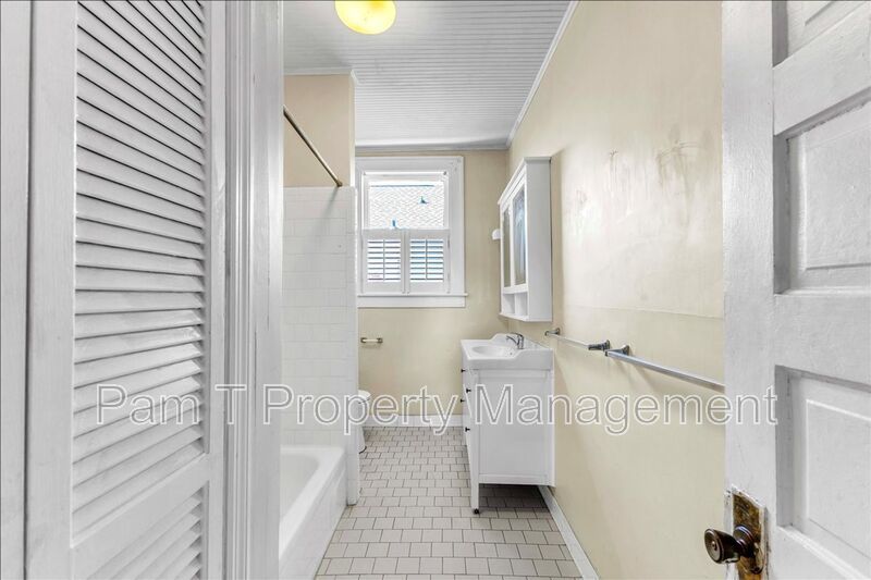 Upstairs Large 3 bedroom apartment in Ardsley Park property image
