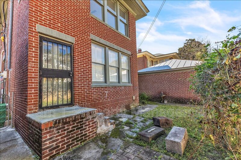 Upstairs Large 3 bedroom apartment in Ardsley Park property image