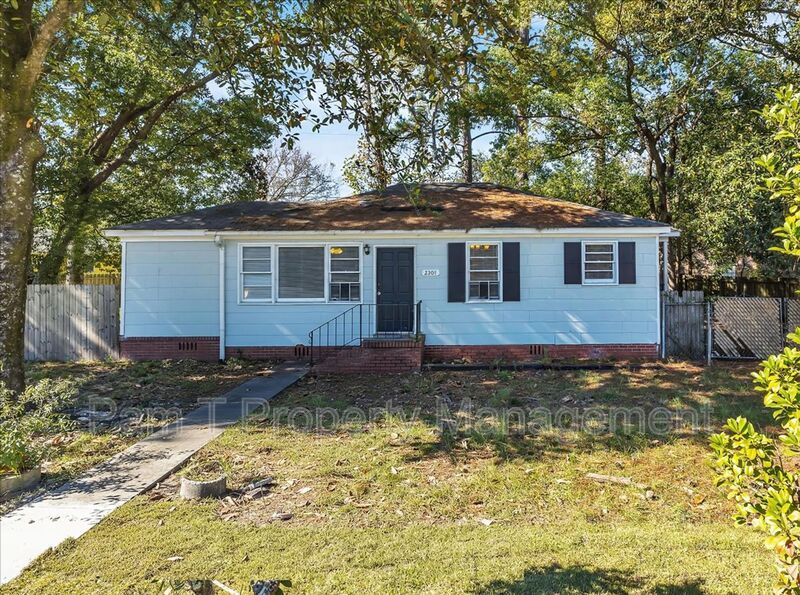 Charming 3-Bedroom Home on a Corner Lot in Beautiful Savannah, GA property image