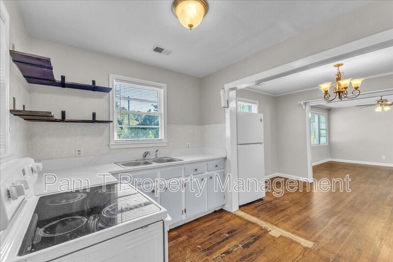 Charming 3-Bedroom Home on a Corner Lot in Beautiful Savannah, GA property image