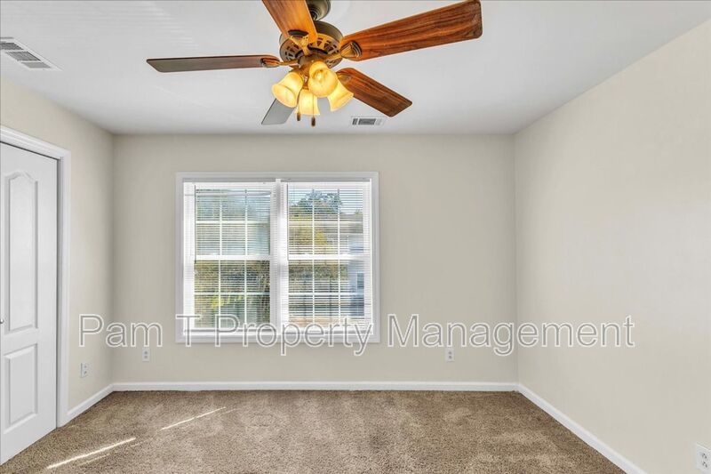 Charming 2 Bedroom townhouse property image