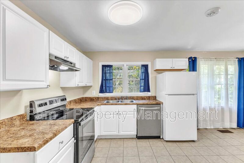 Charming 3-Bed / 2-Bath Home in Savannah property image