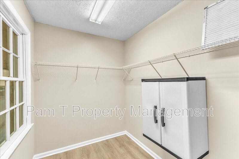 Charming 3-Bed / 2-Bath Home in Savannah property image