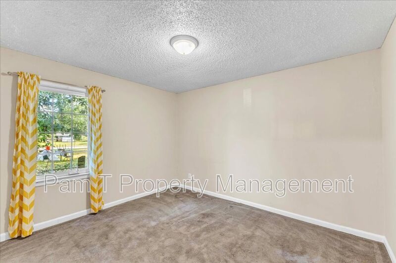 Charming 3-Bed / 2-Bath Home in Savannah property image