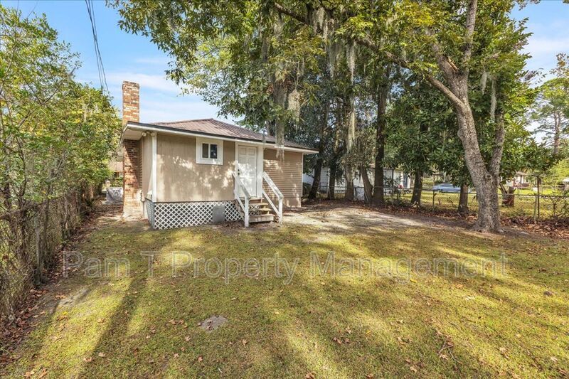Charming 3-Bed / 2-Bath Home in Savannah property image
