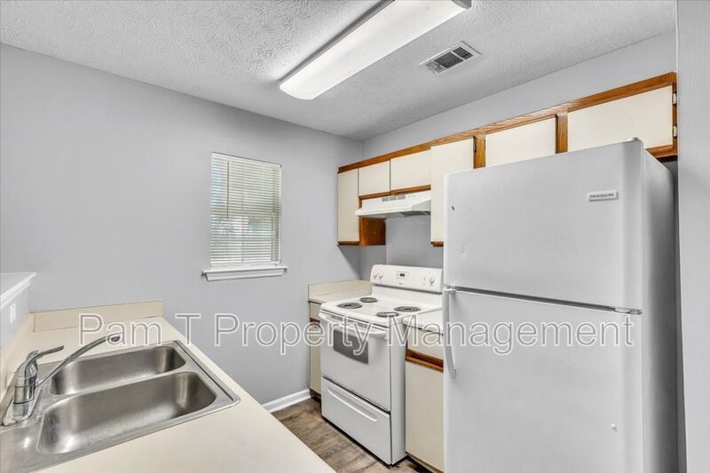 Charming 3 bedroom on Savannah's Southside property image