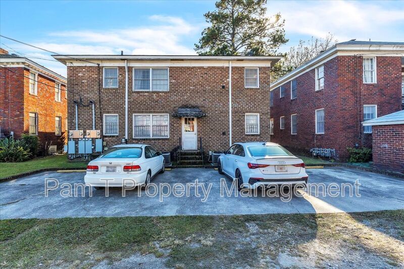 Upstairs one bedroom near Daffin Park property image