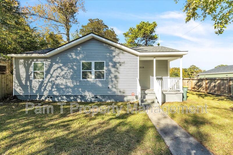 3 bedroom home with mother-in-law apartment in back property image