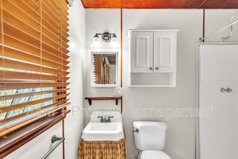 1 bedroom off of Ferguson property image